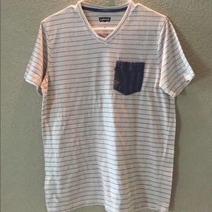 Levi's stylish t shirt w/frocket